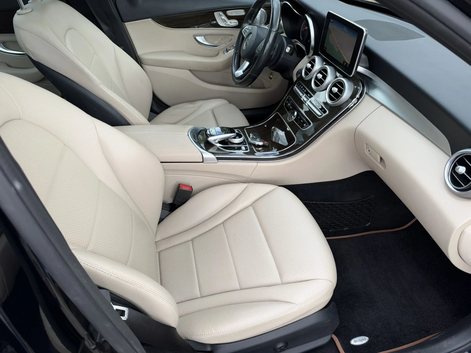 Mercedes-Benz C 300 4matic, снимка 12 - Автомобили и джипове - 56223868