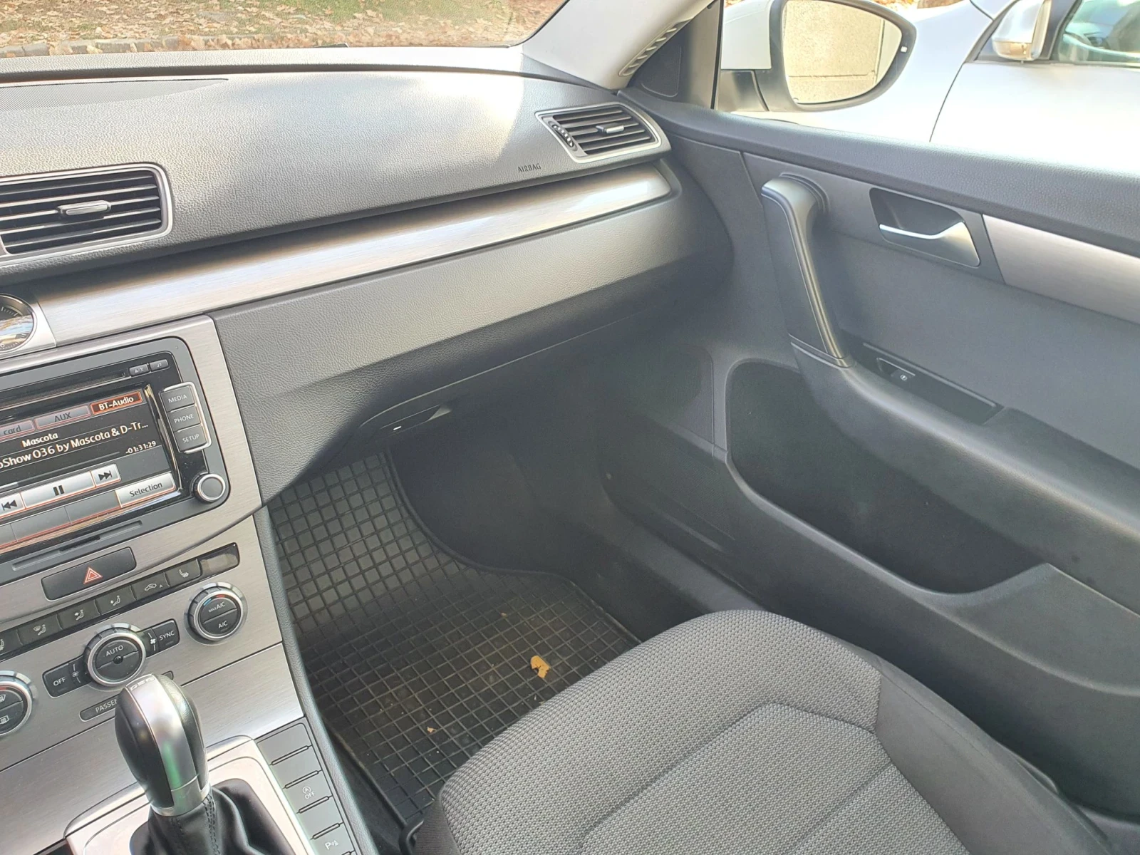 VW Passat B7 2.0 tdi 140 hp, снимка 9 - Автомобили и джипове - 56248217