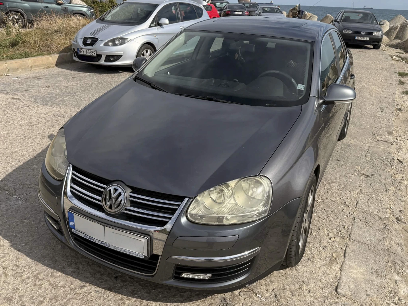VW Jetta, снимка 16 - Автомобили и джипове - 56440779