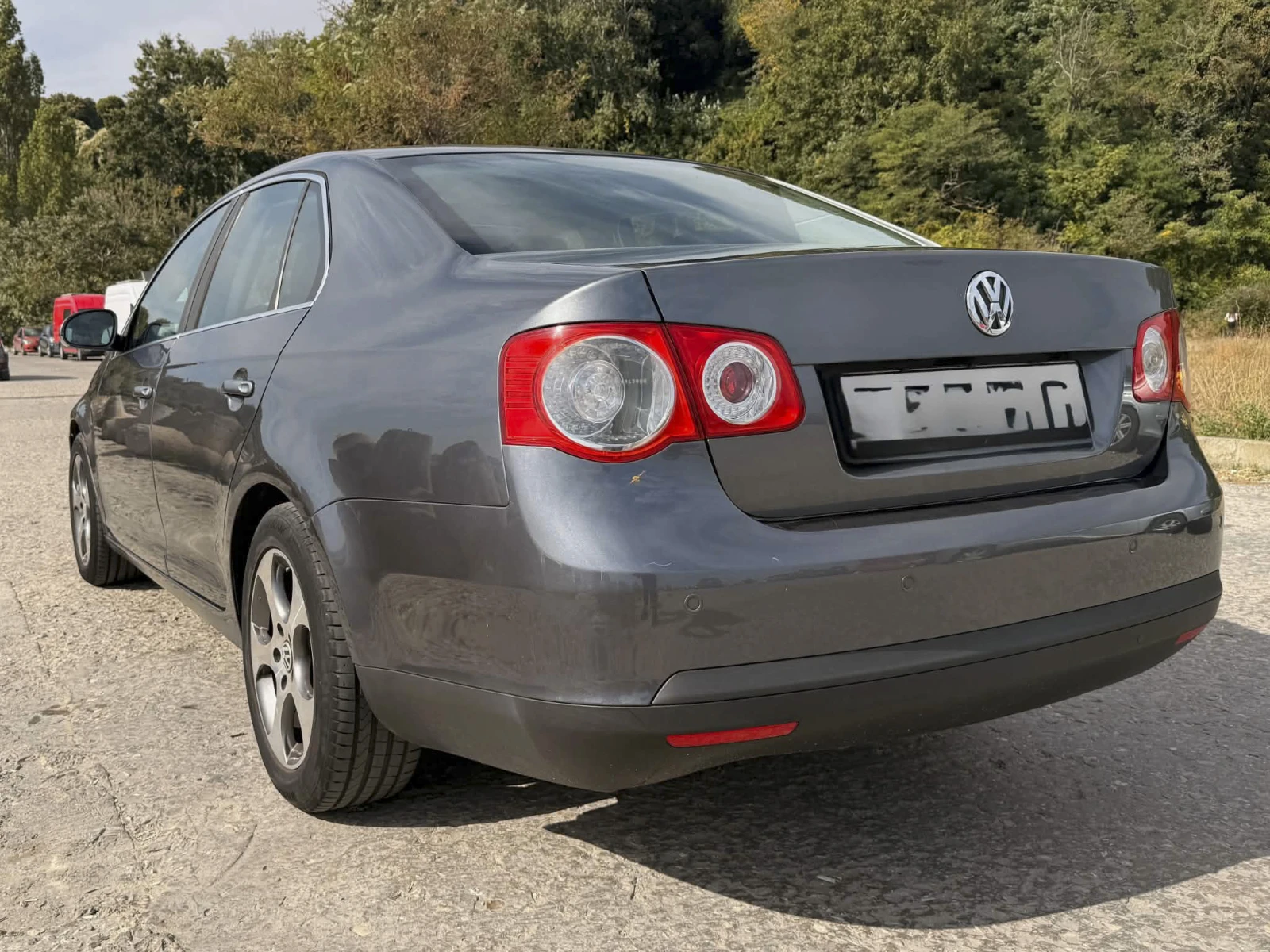 VW Jetta, снимка 4 - Автомобили и джипове - 56440779