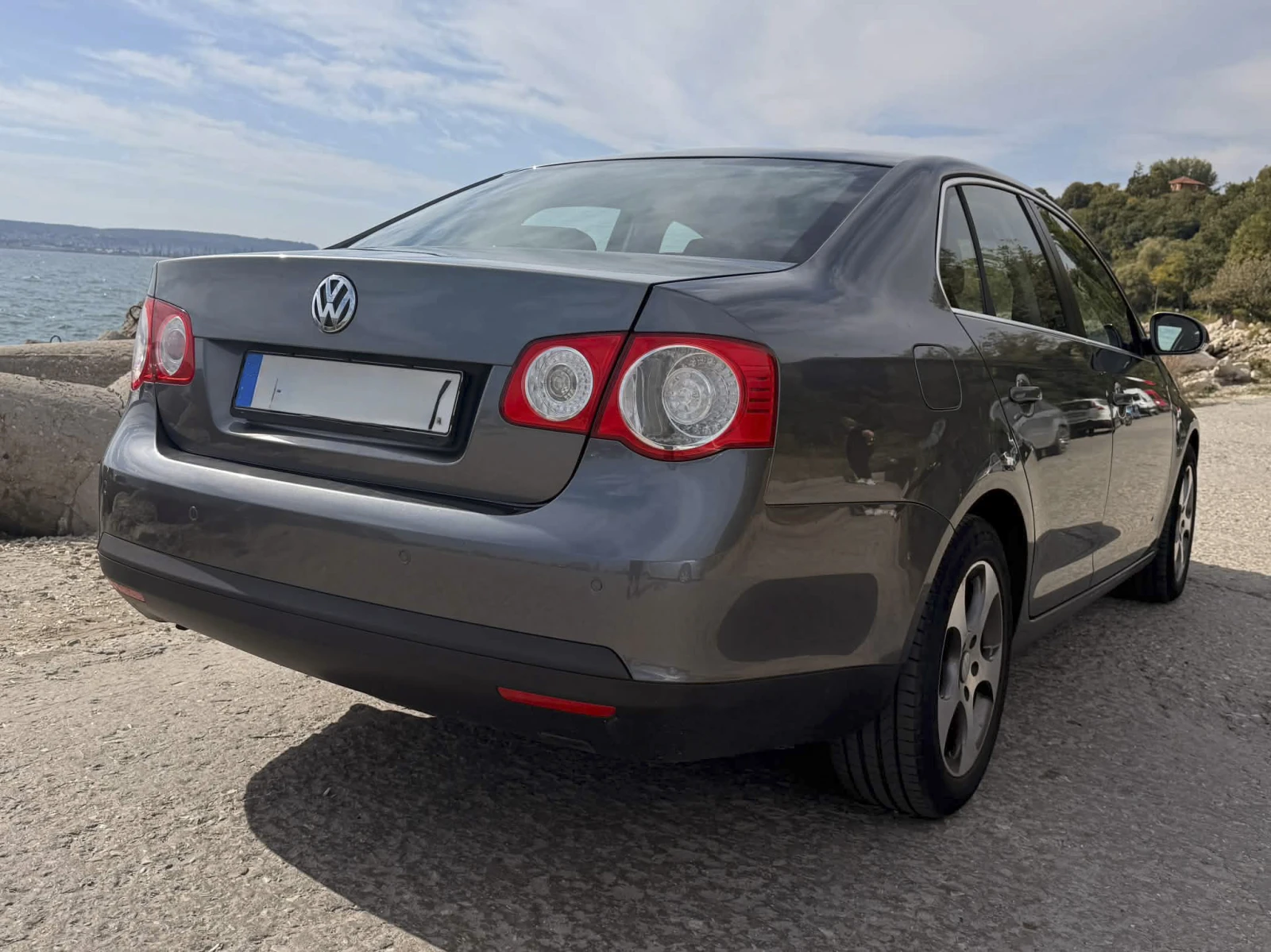 VW Jetta, снимка 7 - Автомобили и джипове - 56440779
