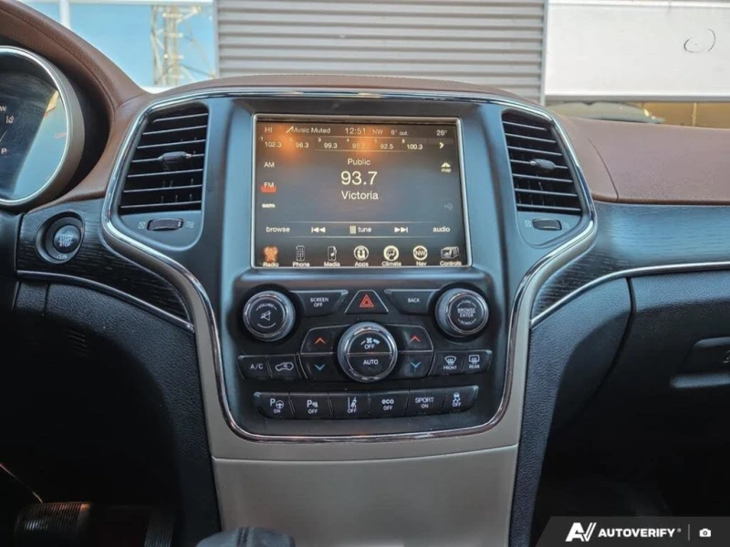 Jeep Grand cherokee 2017* SUMMIT* V8 HEMI* DISTRONIK* ОБДУХ* HARMAN* P, снимка 12 - Автомобили и джипове - 52469326