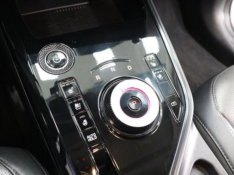 Kia Niro 65kW* ОБДУХВАНЕ* ПОДГРЕВ, снимка 9 - Автомобили и джипове - 54319714