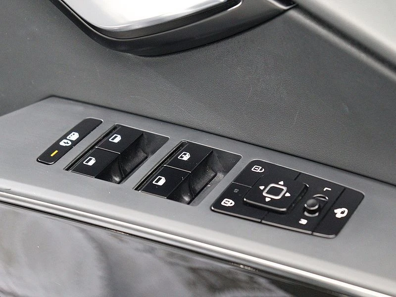 Kia Niro 65kW* ОБДУХВАНЕ* ПОДГРЕВ, снимка 14 - Автомобили и джипове - 54319714