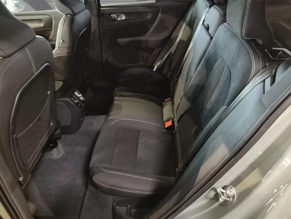 Volvo XC40 Recharge AWD = Plus = Гаранция, снимка 8 - Автомобили и джипове - 55099631