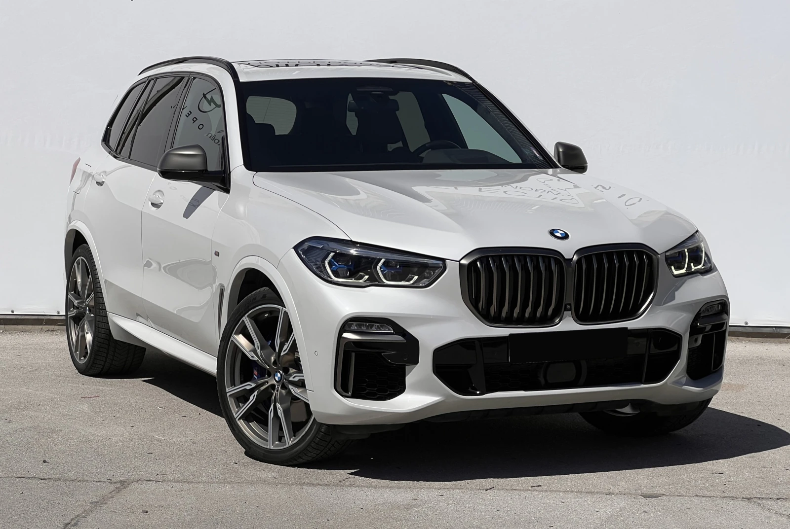 BMW X5 M50i xDrive - изображение 3