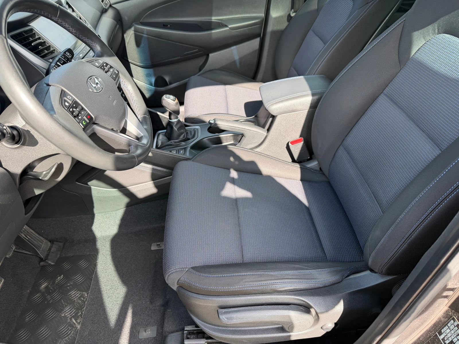 Hyundai Tucson 2.0 CRDI 4X4 - изображение 9