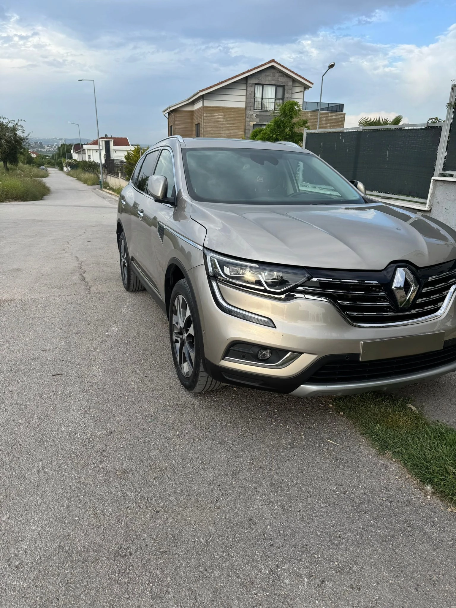 Renault Koleos 2, 0dci4x4 Avtomatik Panorama Швейцария , снимка 4 - Автомобили и джипове - 53728981
