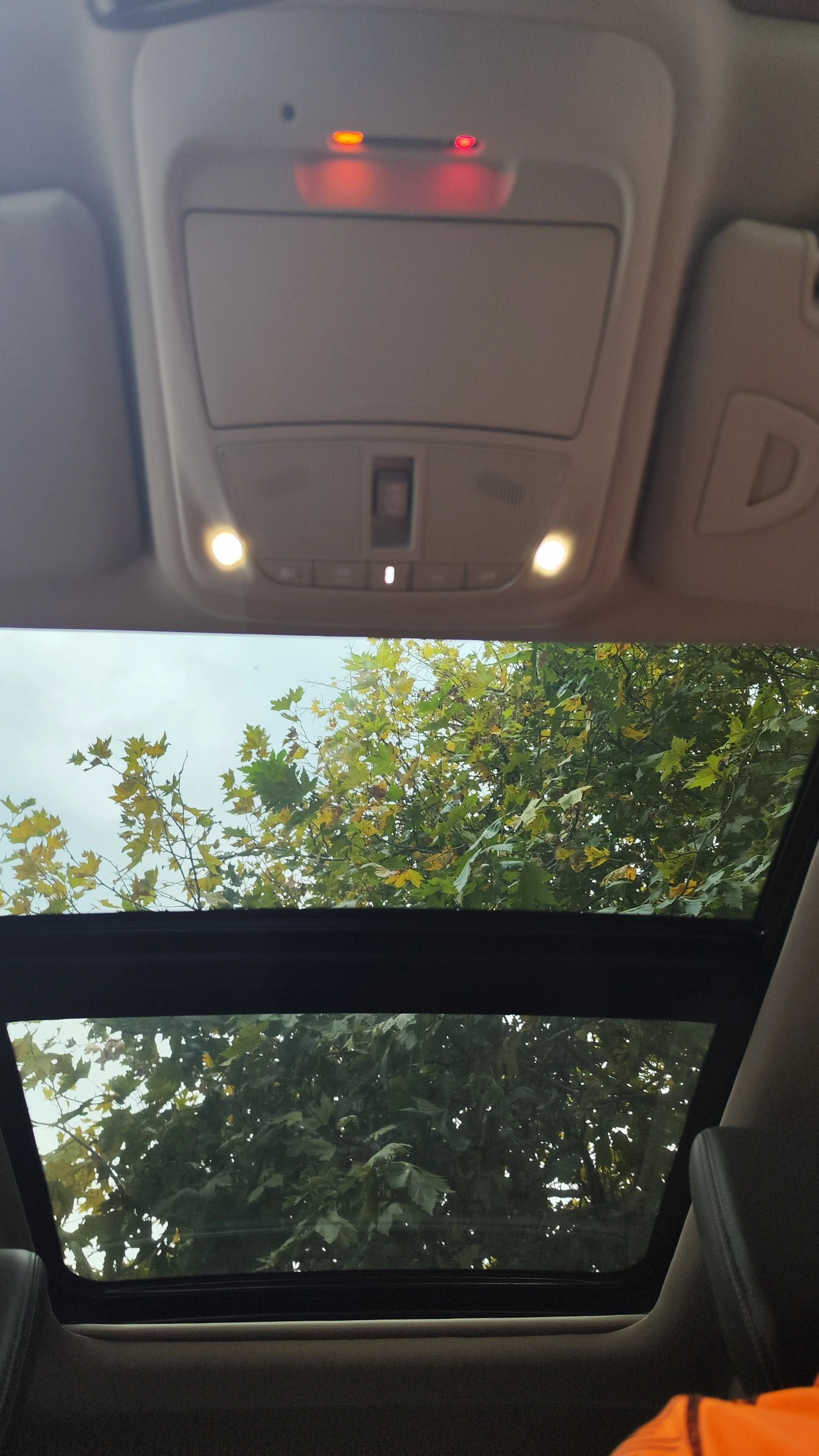 Renault Koleos 2, 0dci4x4 Avtomatik Panorama Швейцария , снимка 13 - Автомобили и джипове - 53728981