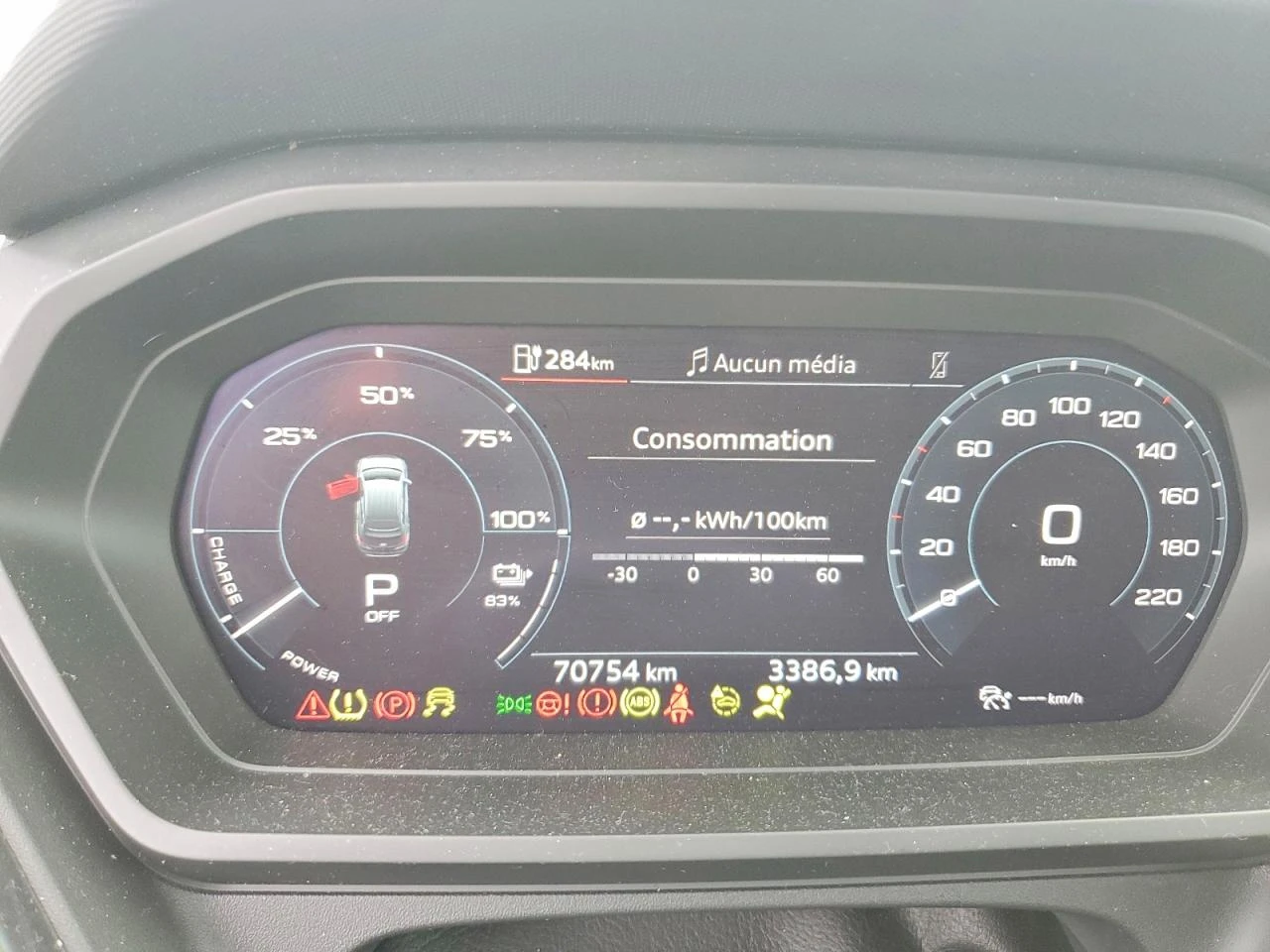 Audi Q4 E-Tron Premium, снимка 9 - Автомобили и джипове - 54400815
