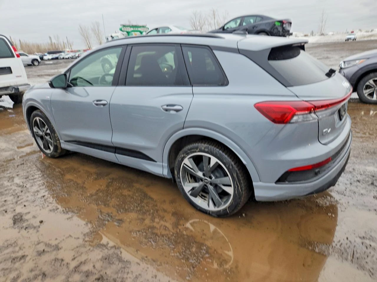 Audi Q4 E-Tron Premium, снимка 2 - Автомобили и джипове - 54400815