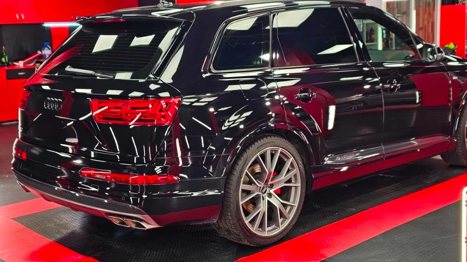 Audi SQ7 ПЕРФЕКТНА! CARBON, снимка 4 - Автомобили и джипове - 55754607