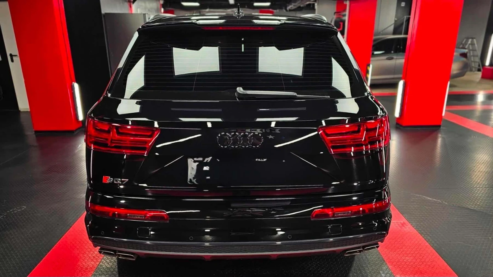 Audi SQ7 ПЕРФЕКТНА! CARBON, снимка 3 - Автомобили и джипове - 55754607