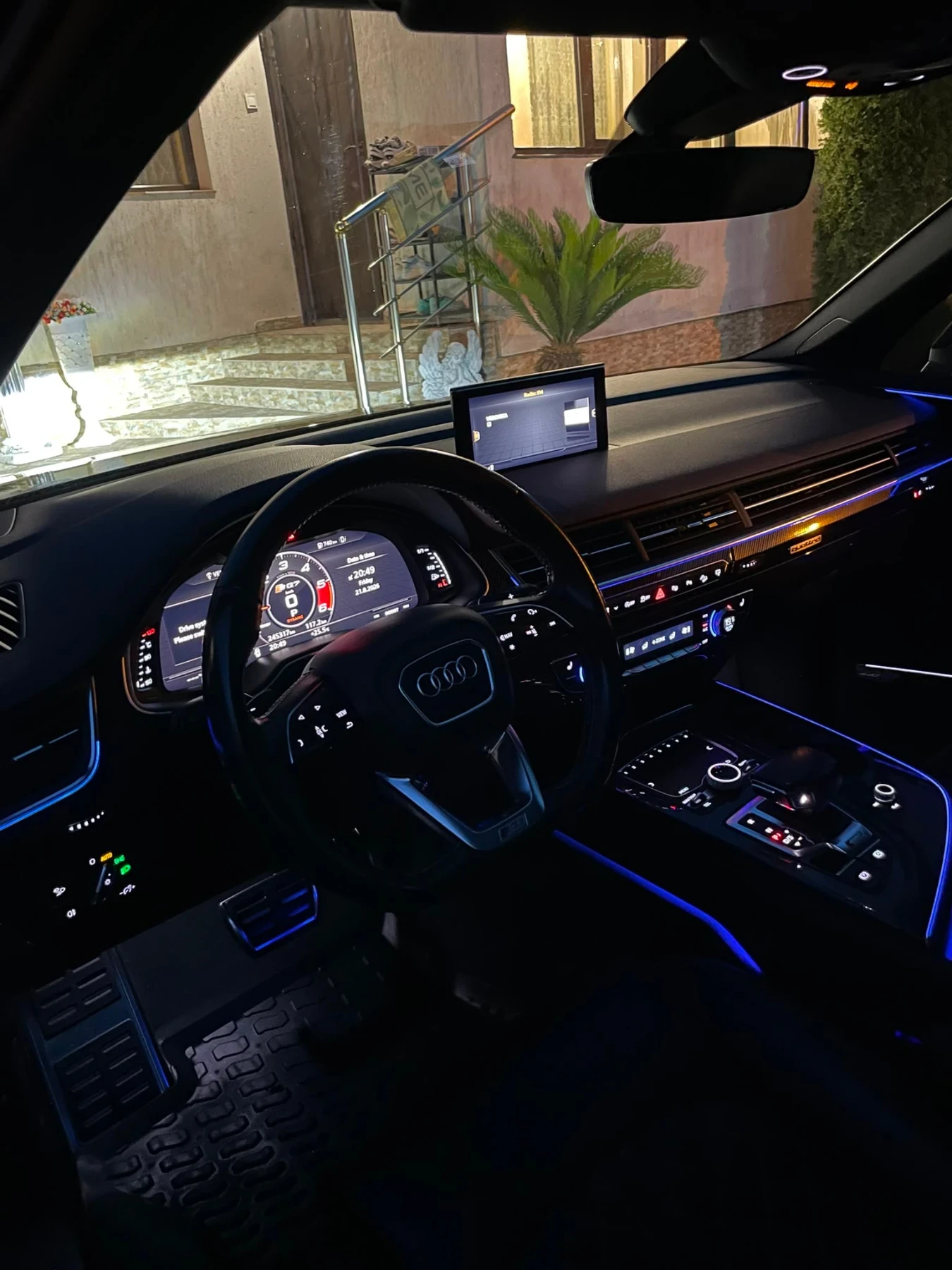 Audi SQ7 ПЕРФЕКТНА! CARBON, снимка 10 - Автомобили и джипове - 55754607