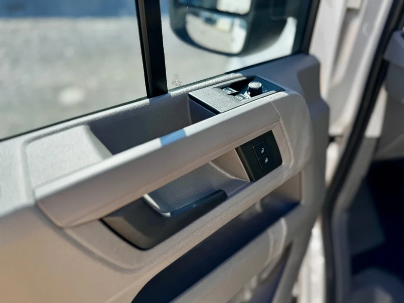 VW Crafter Пълна история | Падащ борд | Обслужен, снимка 12 - Бусове и автобуси - 53462596