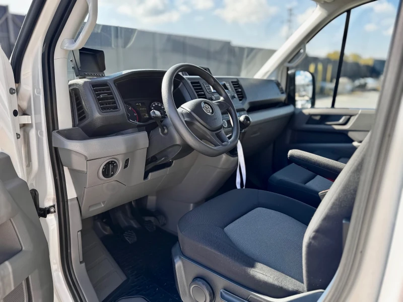 VW Crafter Пълна история | Падащ борд | Обслужен, снимка 11 - Бусове и автобуси - 53462596