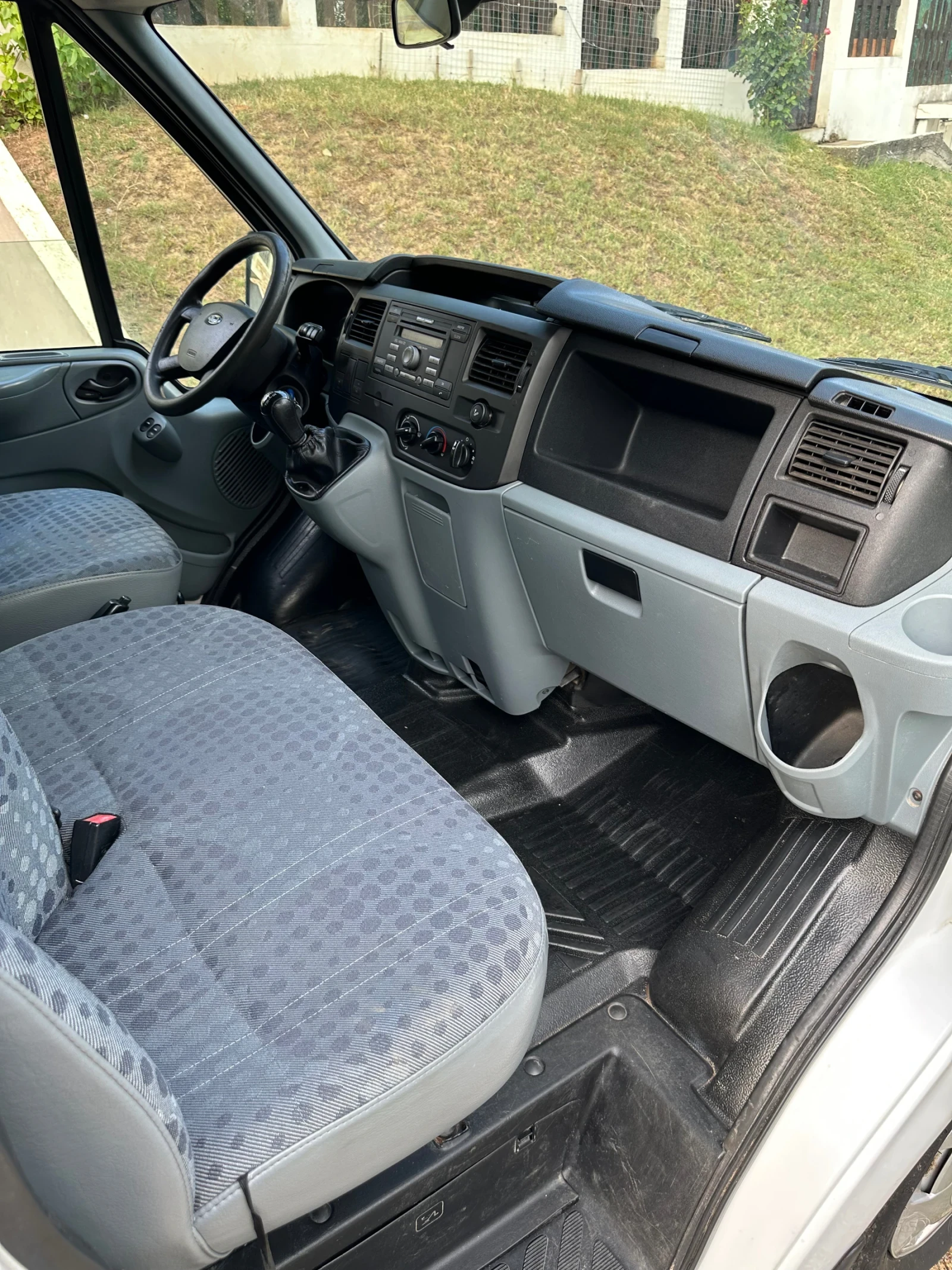 Ford Transit 2.2 110 �.�. 8+ 1 �������� 2 �������� �����  | Mobile.bg � ����������� 12