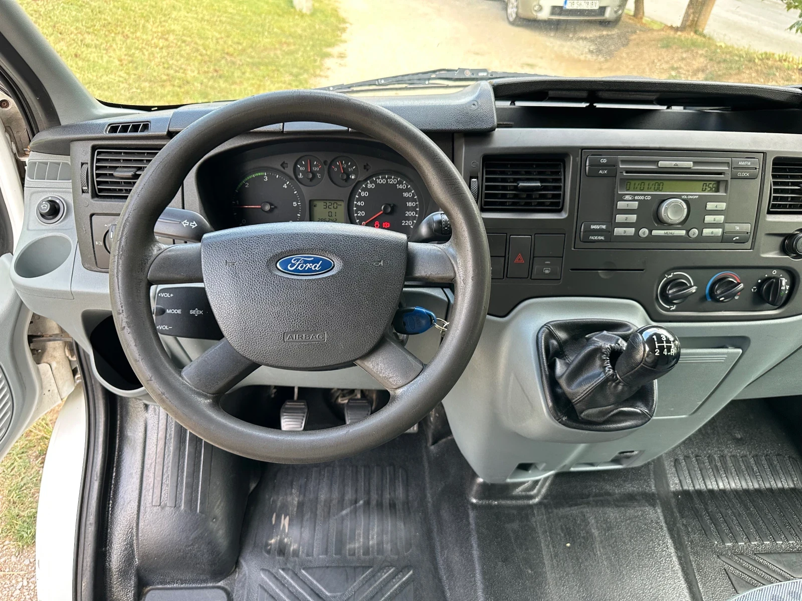 Ford Transit 2.2 110 �.�. 8+ 1 �������� 2 �������� �����  | Mobile.bg � ����������� 10