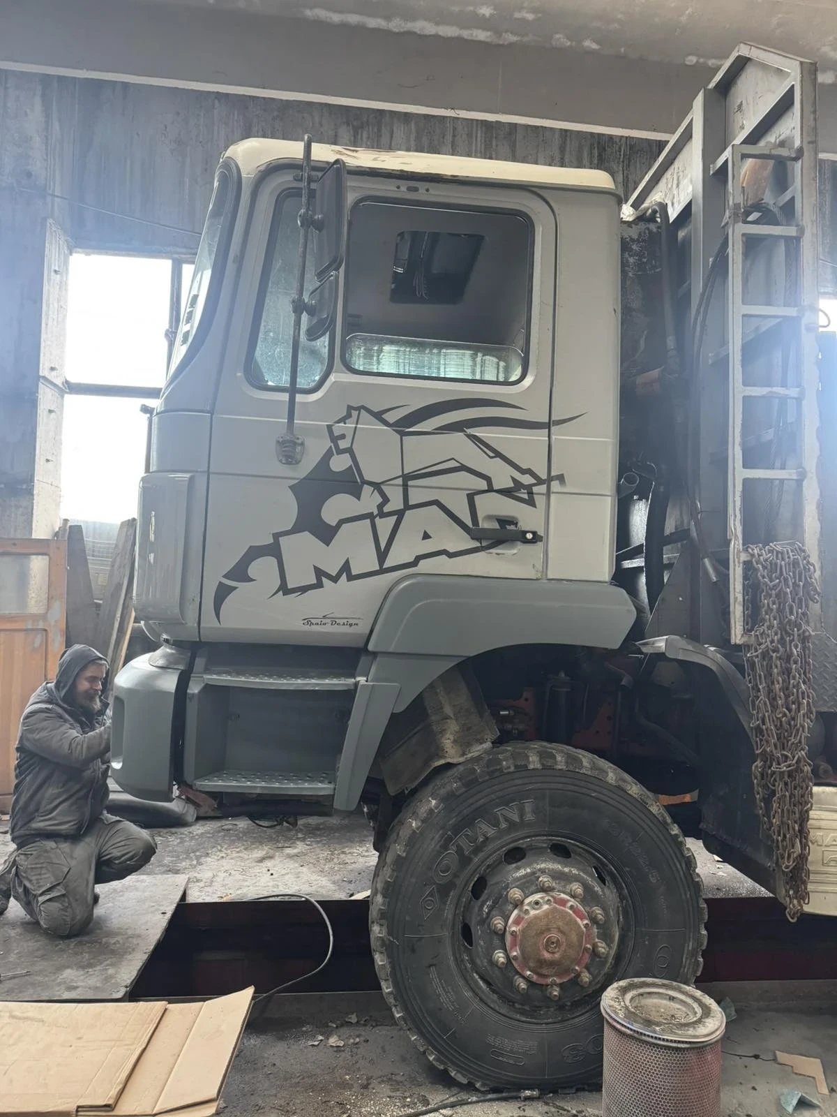 Man 32.403 6x6 Z Кран - изображение 6