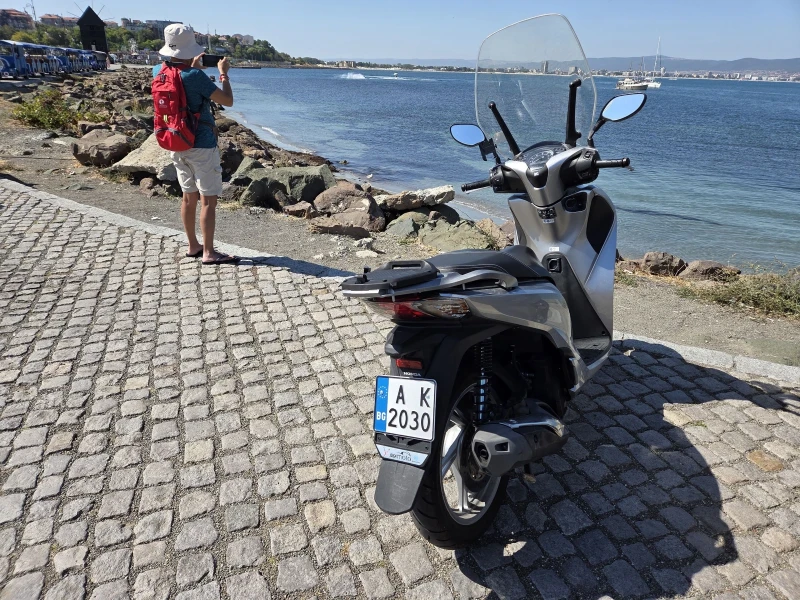 Honda Sh 125 Full LED, снимка 2 - Мотоциклети и мототехника - 52252108