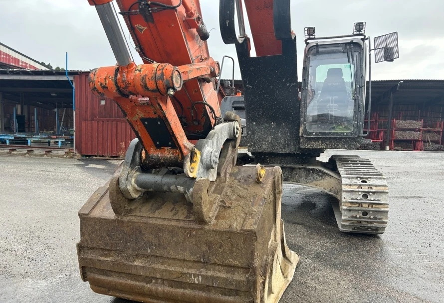 Багер Hitachi 350LC, снимка 8 - Индустриална техника - 54915215