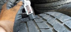 Гуми Зимни 255/40R19, снимка 4