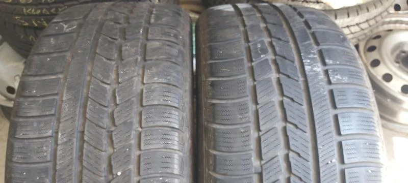 Гуми Зимни 255/40R19, снимка 1 - Гуми и джанти - 33539808