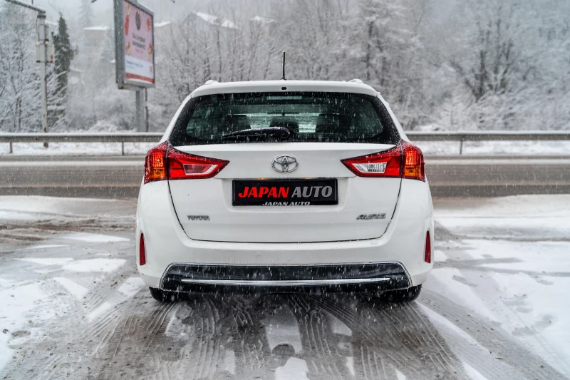 Toyota Auris 2.0 D-4D 124к.с ТОП! ПРОДАВА СЕ С ГАРАНЦИЯ, снимка 5 - Автомобили и джипове - 48436367