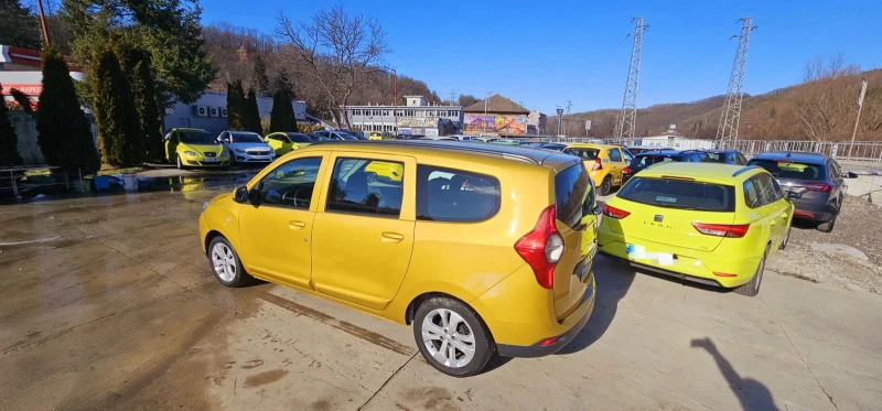 Dacia Lodgy 1.6i+ ЗаводскиГазИнж.-Подготвена за такси* Навигац, снимка 3 - Автомобили и джипове - 48875234