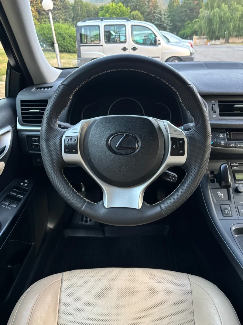 Lexus CT 200h, снимка 6 - Автомобили и джипове - 51174438
