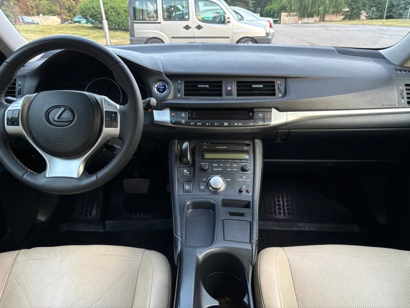 Lexus CT 200h, снимка 11 - Автомобили и джипове - 51174438