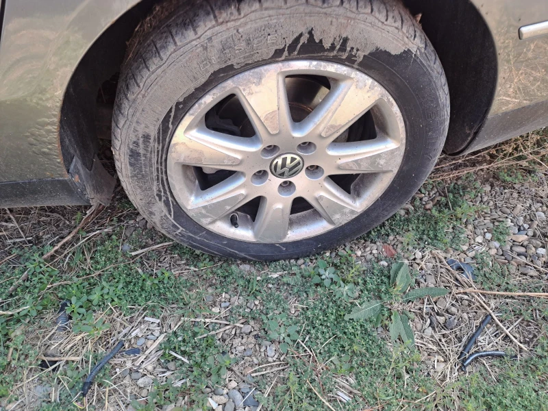 VW Passat 1.o 105k.c., снимка 4 - Автомобили и джипове - 51673898