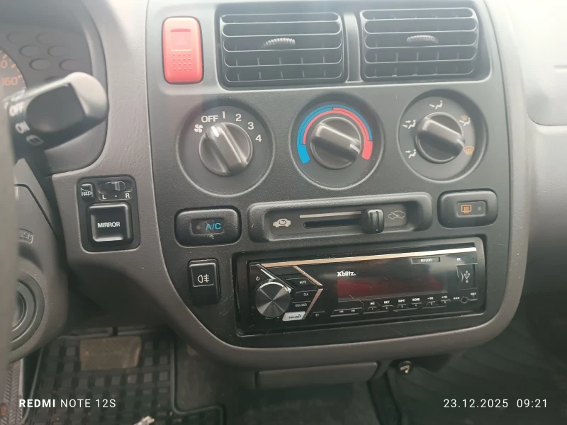 Honda Logo 1 3 80ks AVTOMATIK, снимка 8 - Автомобили и джипове - 52881676