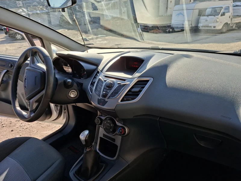 Ford Fiesta, снимка 12 - Автомобили и джипове - 53476212