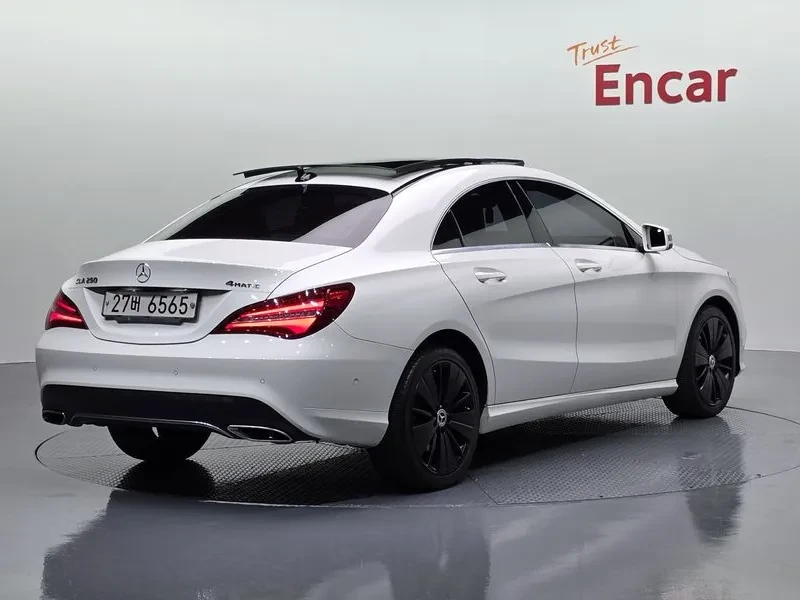 Mercedes-Benz CLA 250 САМО 30% АВАНС, снимка 4 - Автомобили и джипове - 55735102