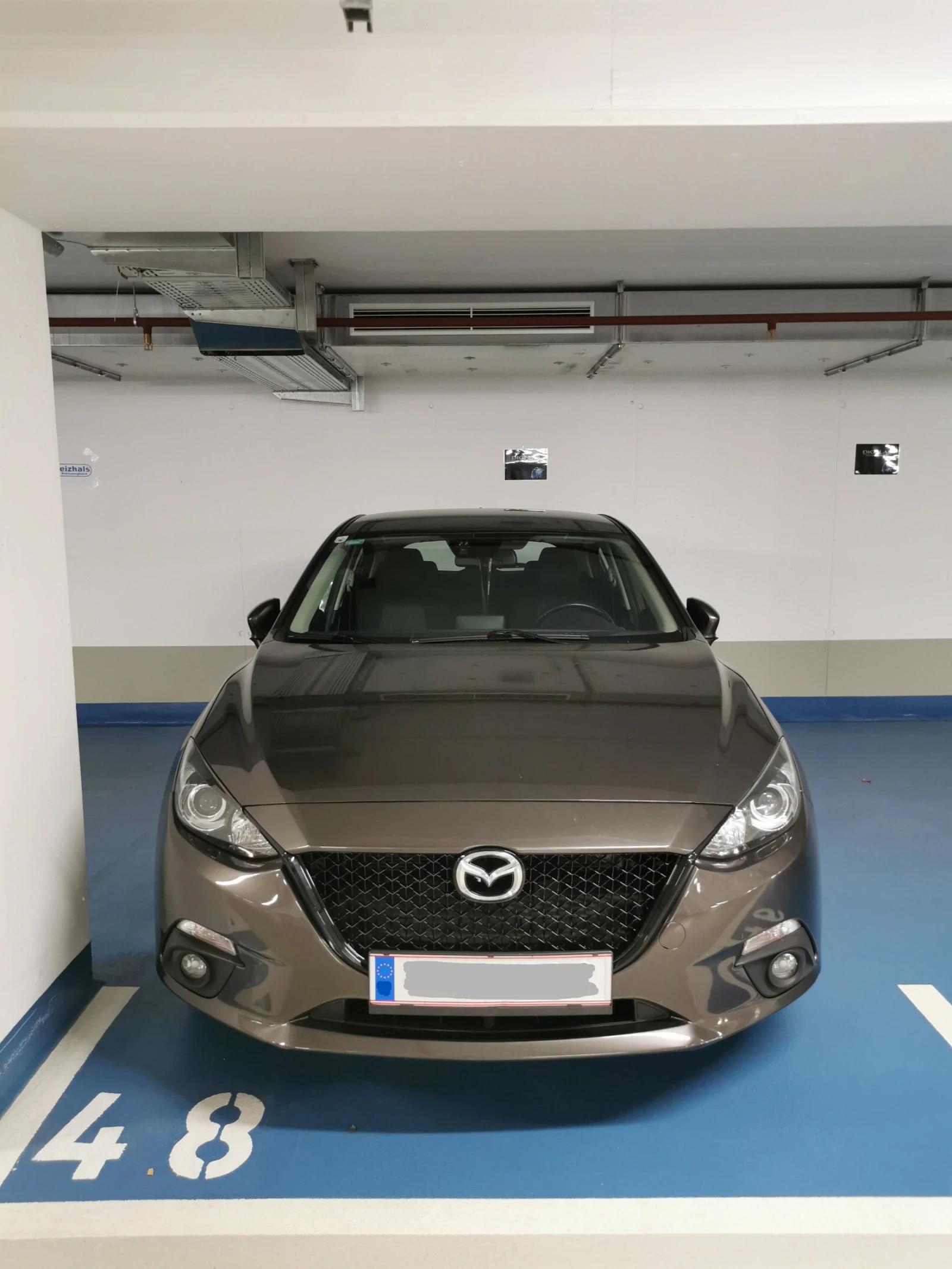 Mazda 3 Гаражна, снимка 1