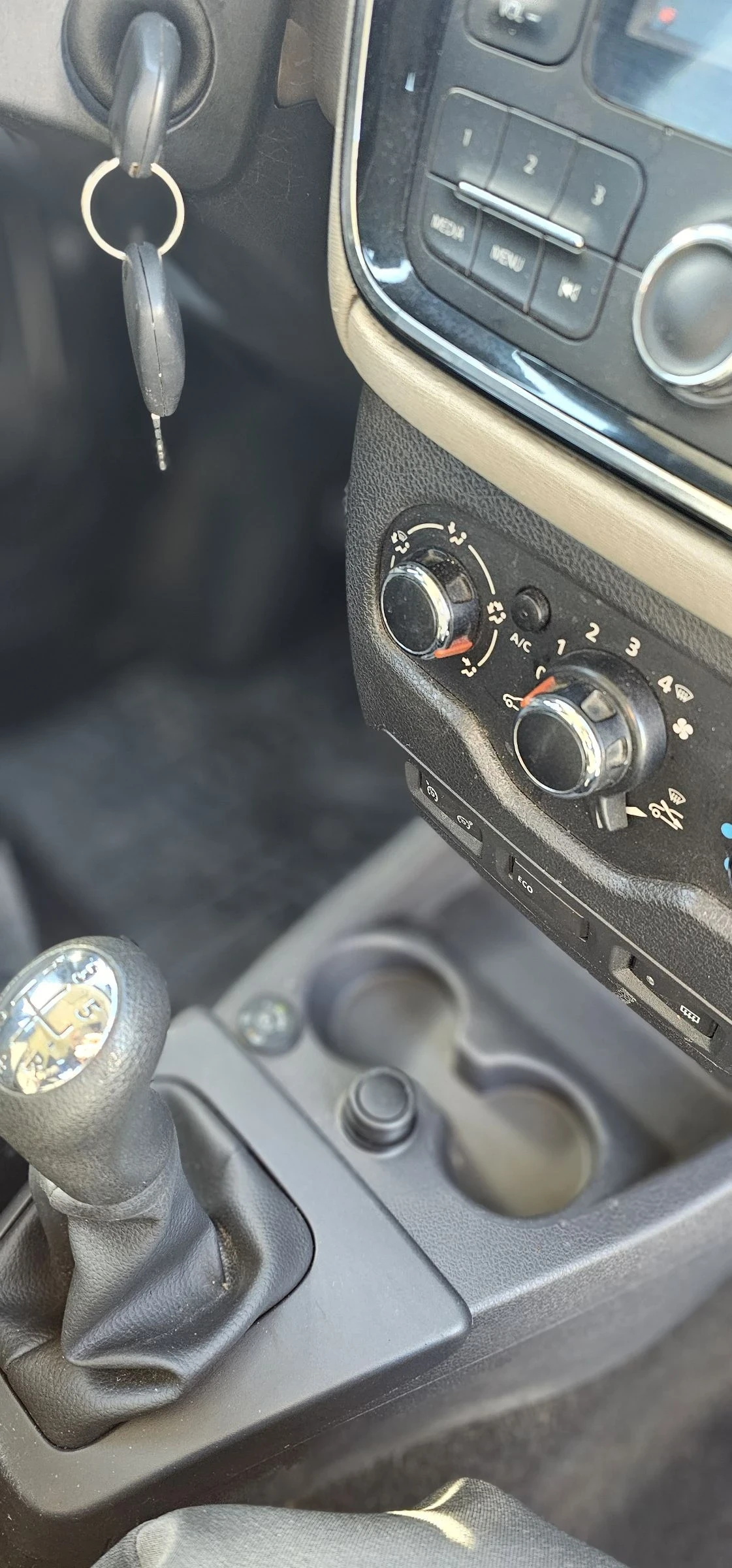 Dacia Lodgy 1.6i+ .-  *  | Mobile.bg   14