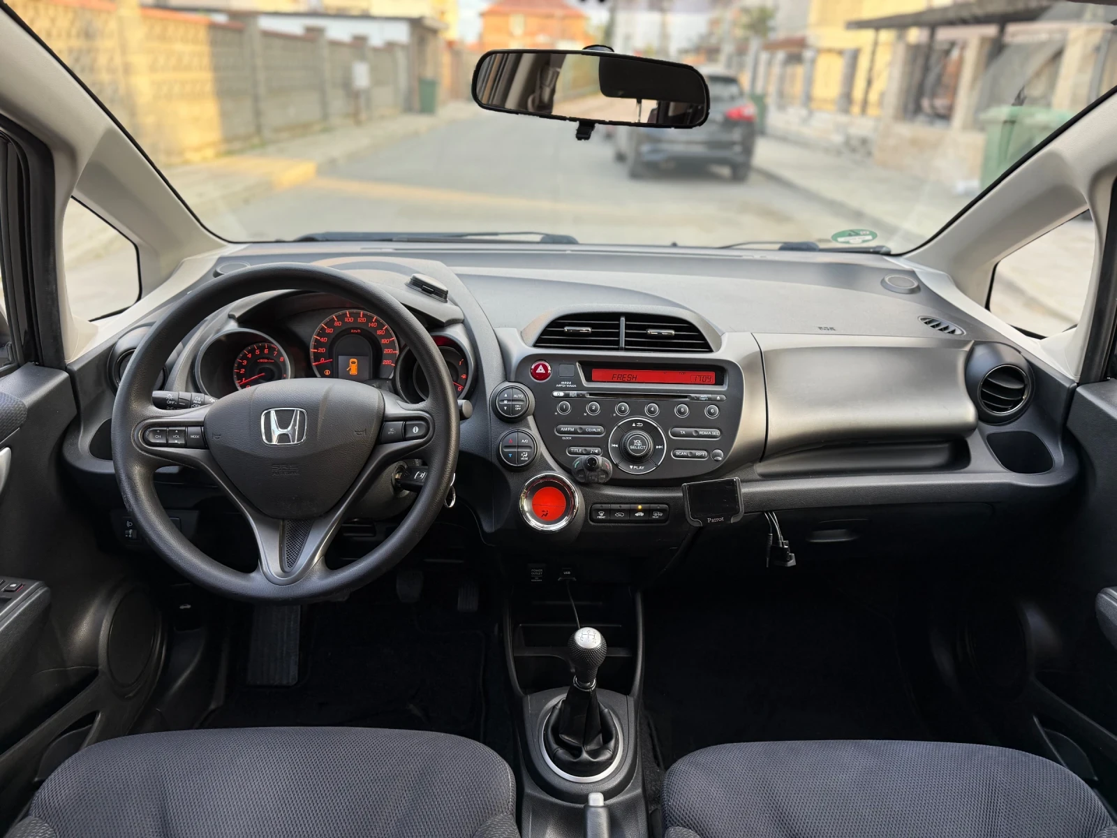 Honda Jazz 1.4i / Swiss / Comfort  - изображение 10