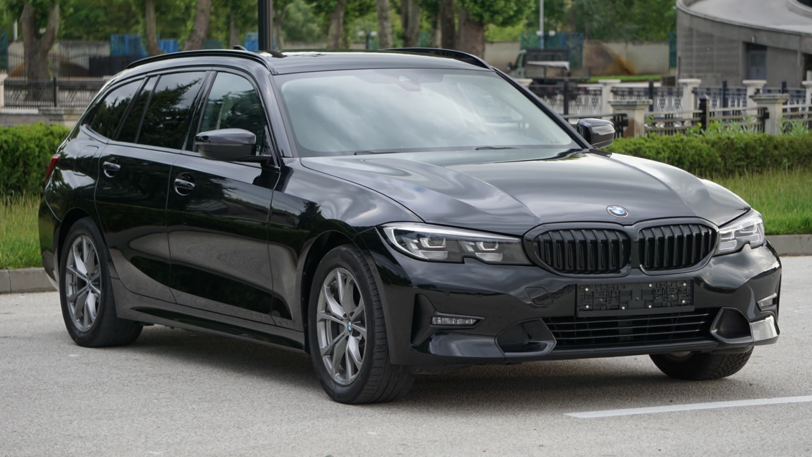 BMW 320 Е Plug-In Hybrid С ГАРАНЦИЯ - изображение 3