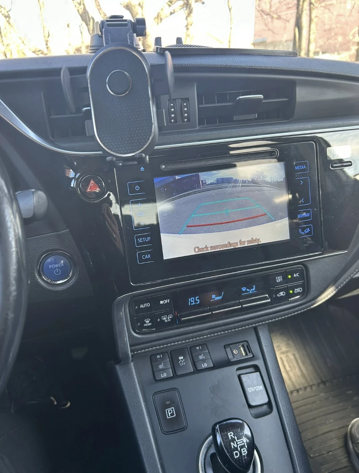Toyota Auris  - изображение 4