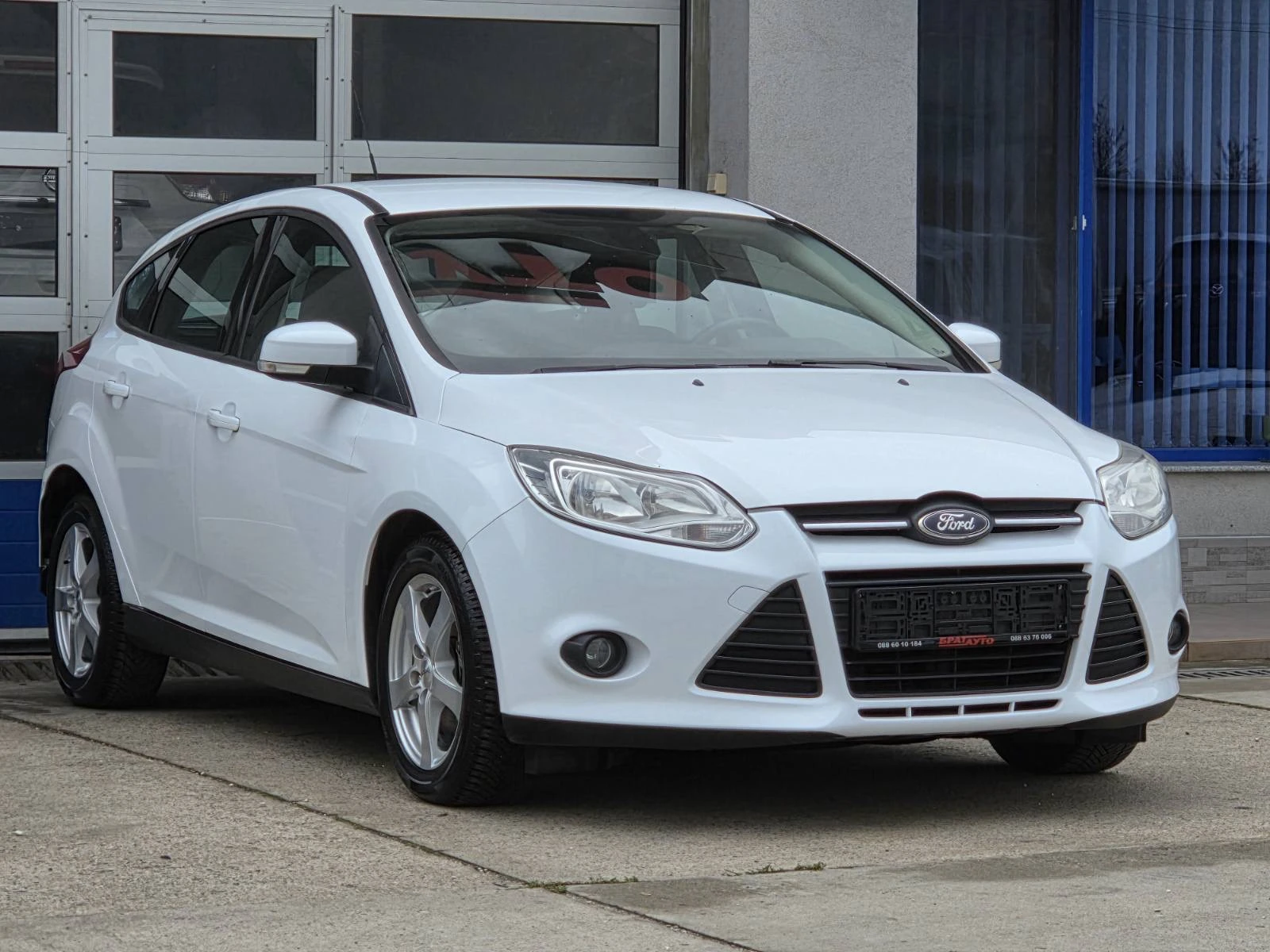 Ford Focus 1.6TDCI/GHIA/6 скорости - изображение 2