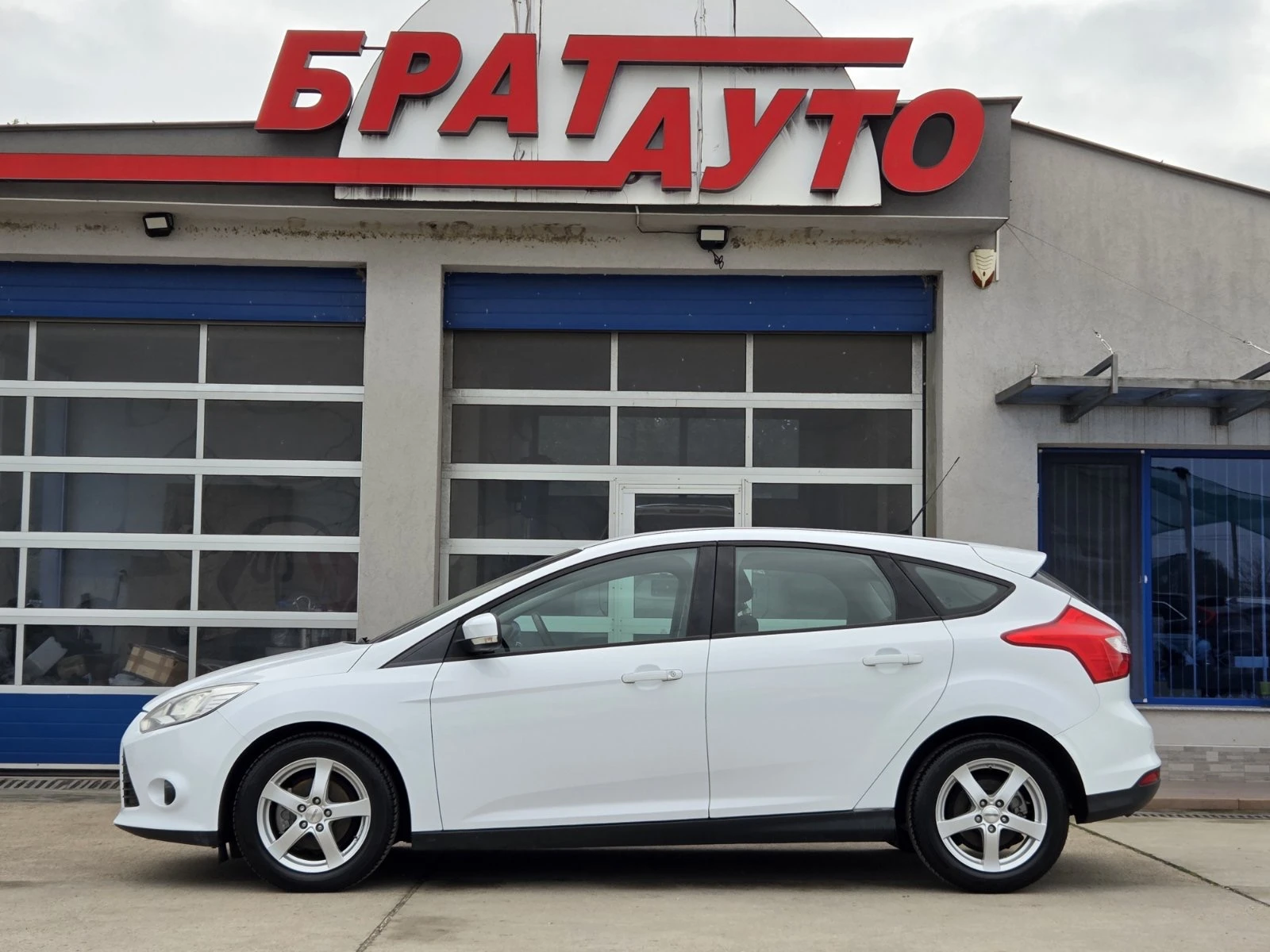 Ford Focus 1.6TDCI/GHIA/6 скорости - изображение 6