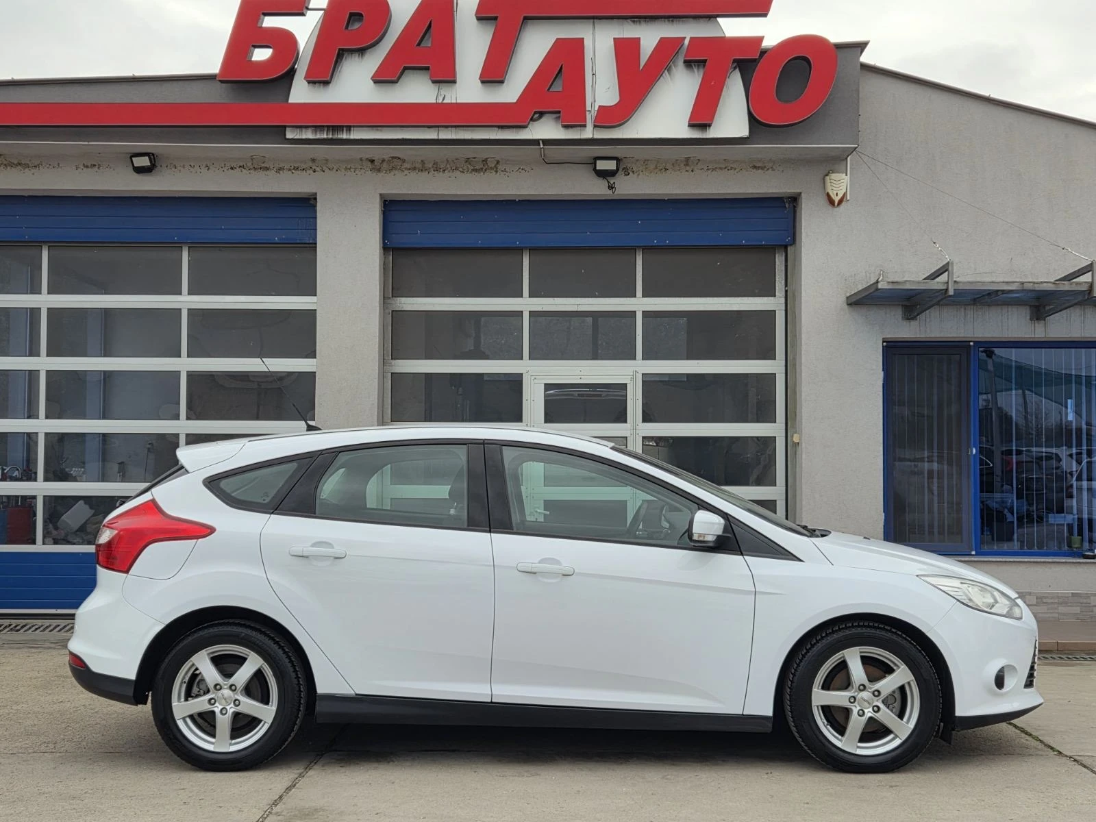 Ford Focus 1.6TDCI/GHIA/6 скорости - изображение 5
