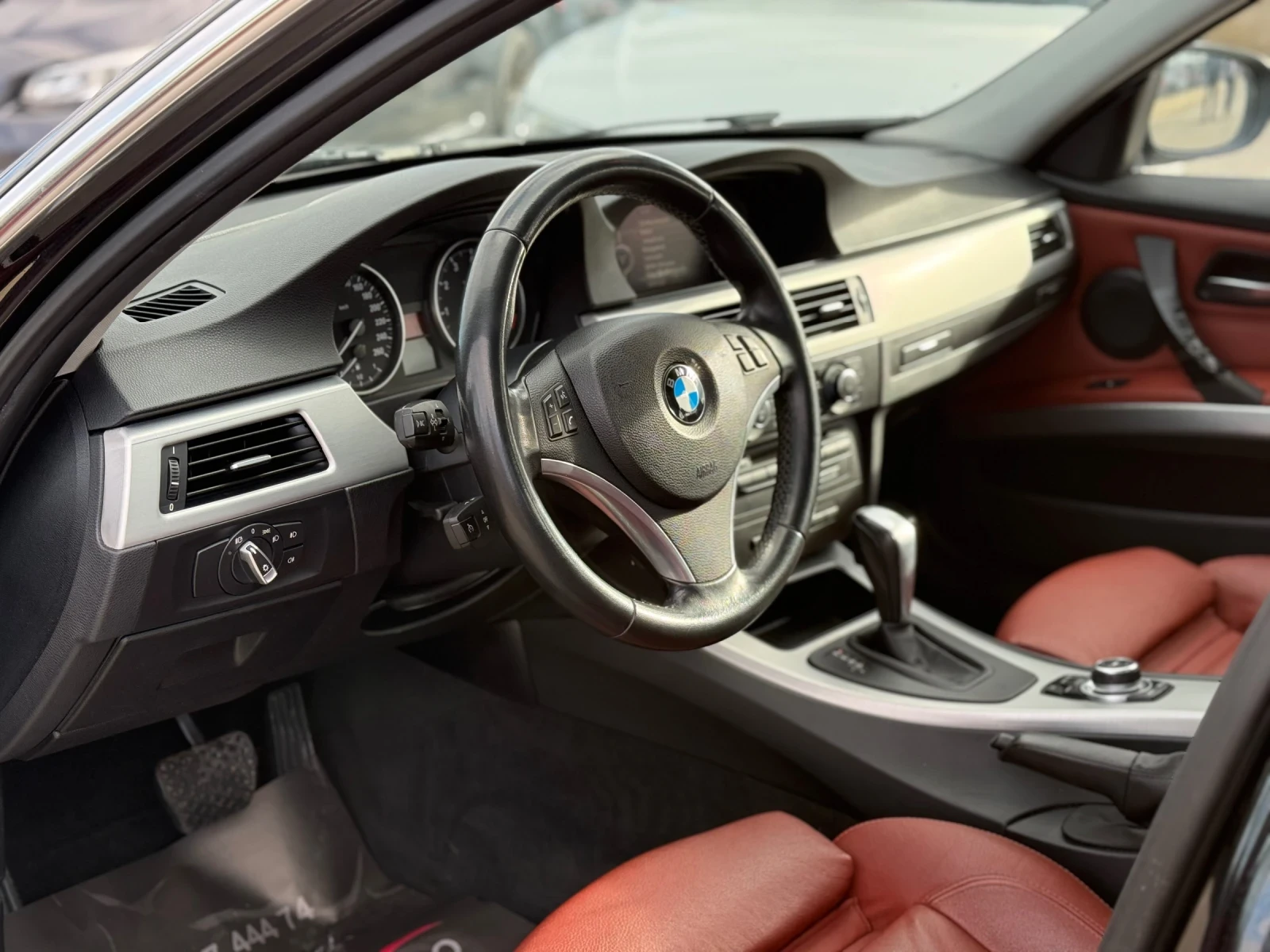 BMW 330 * 2011г* FACE* НАВИ* 220.000КМ* ТОП Състояние - изображение 7