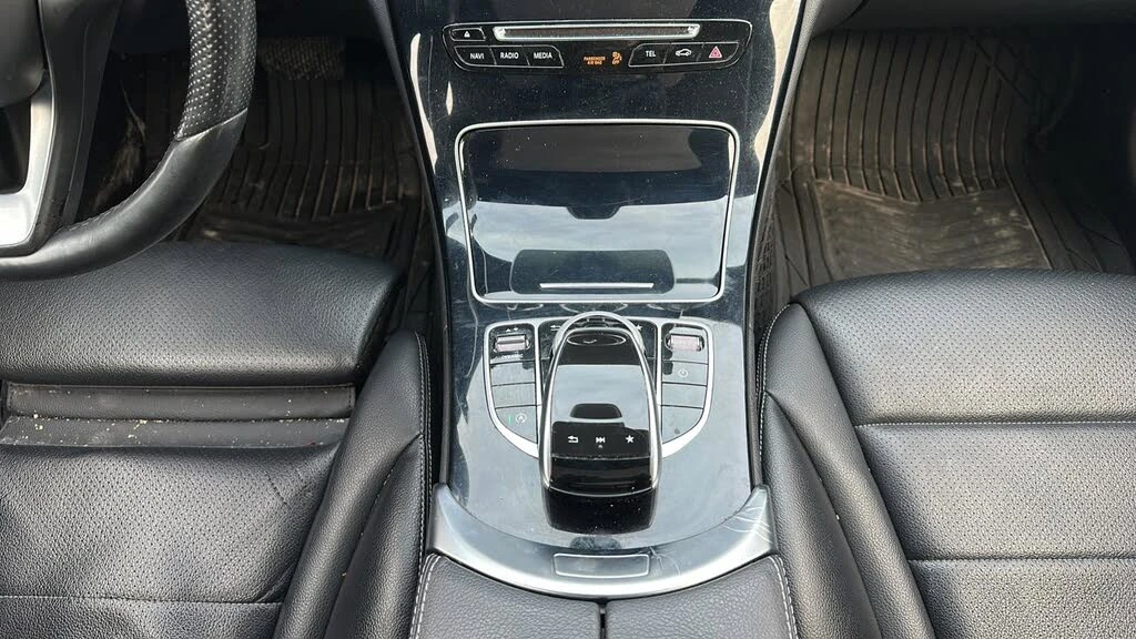 Mercedes-Benz C 300 4MATIC* АвтоКредит* (Цена до БГ) , снимка 17 - Автомобили и джипове - 53957035