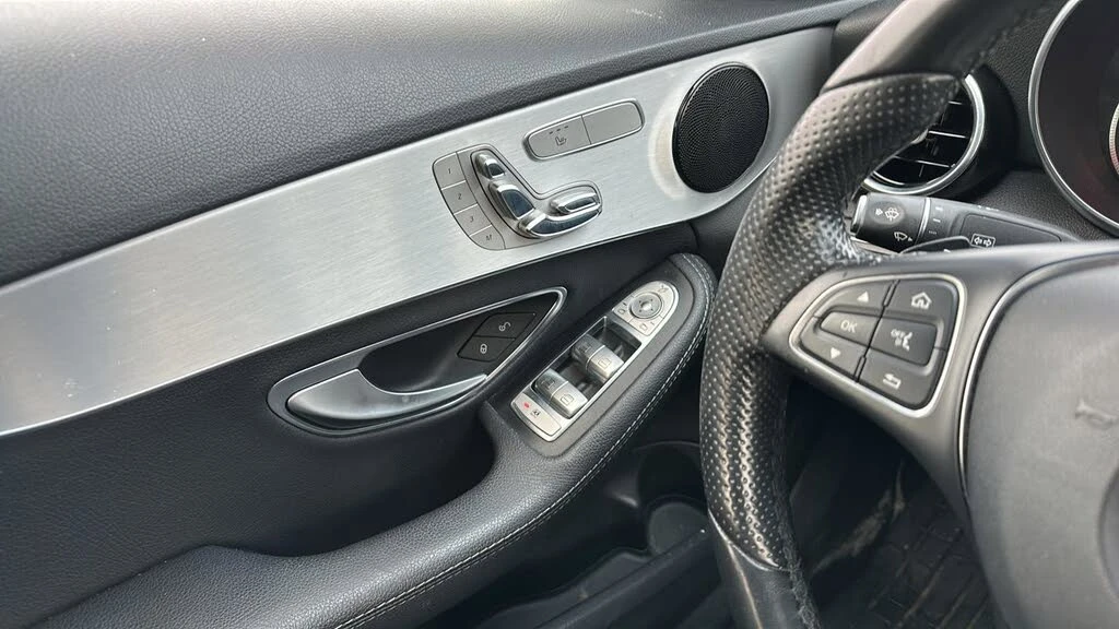 Mercedes-Benz C 300 4MATIC* АвтоКредит* (Цена до БГ) , снимка 14 - Автомобили и джипове - 53957035