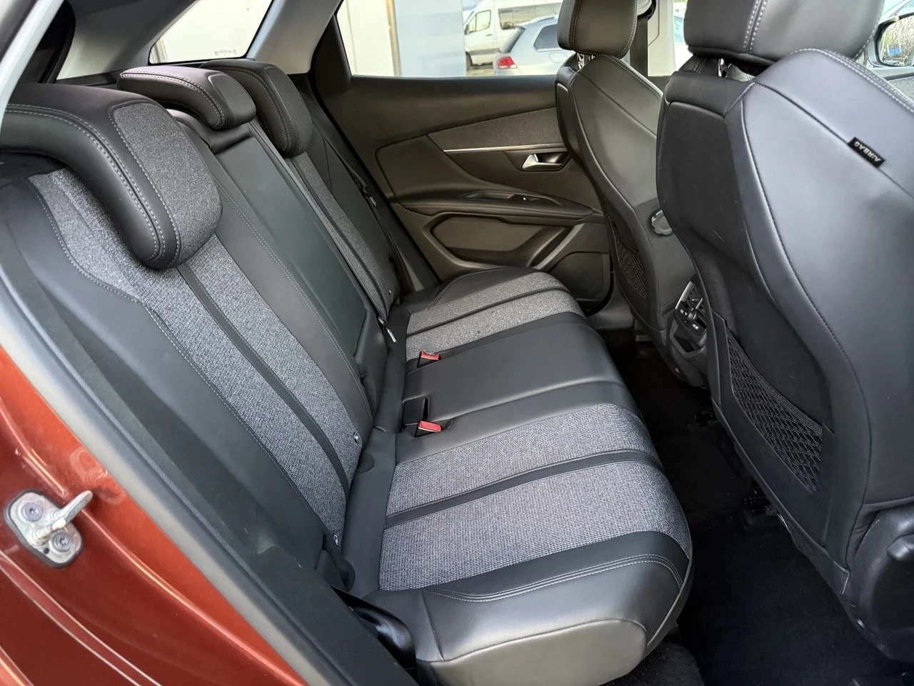 Peugeot 3008 1.5 HDI ALLURE , снимка 15 - Автомобили и джипове - 54128070