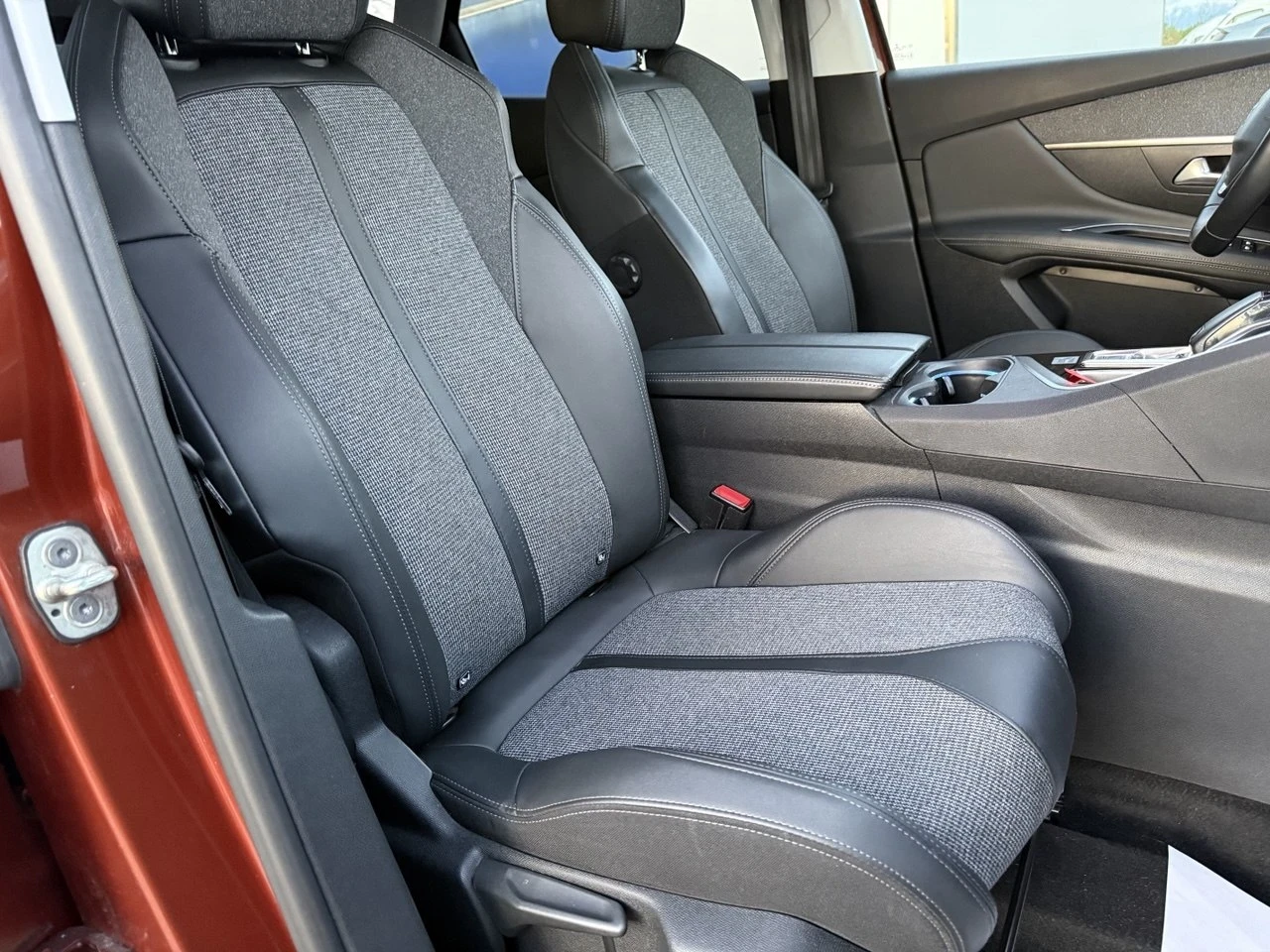 Peugeot 3008 1.5 HDI ALLURE , снимка 14 - Автомобили и джипове - 54128070