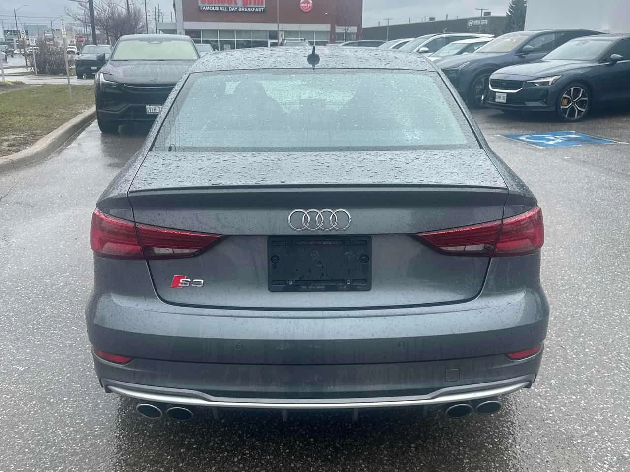 Audi S3 * Technik* ПАНОРАМА* ПОДГРЕВ* ГЛАВНО ПРЕДСТАВИТЕЛС, снимка 4 - Автомобили и джипове - 54169184