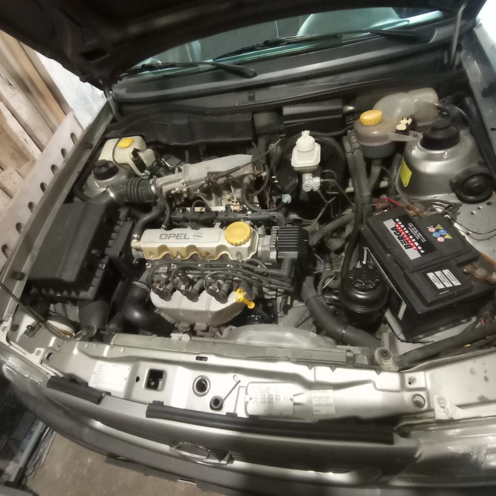 Opel Astra 1, 4, снимка 4 - Автомобили и джипове - 54450618